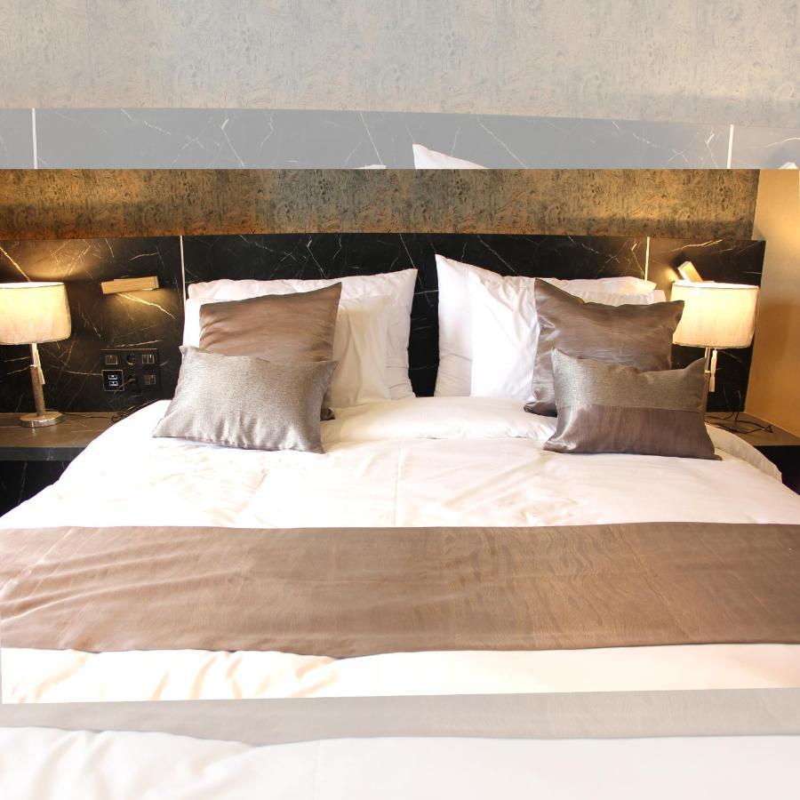 De Paris Hotel Medan Kültér fotó