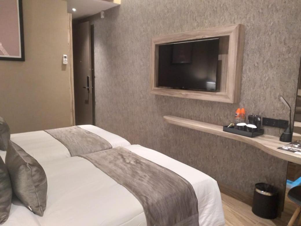 De Paris Hotel Medan Kültér fotó