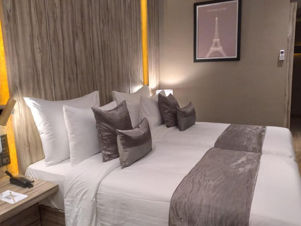 De Paris Hotel Medan Kültér fotó