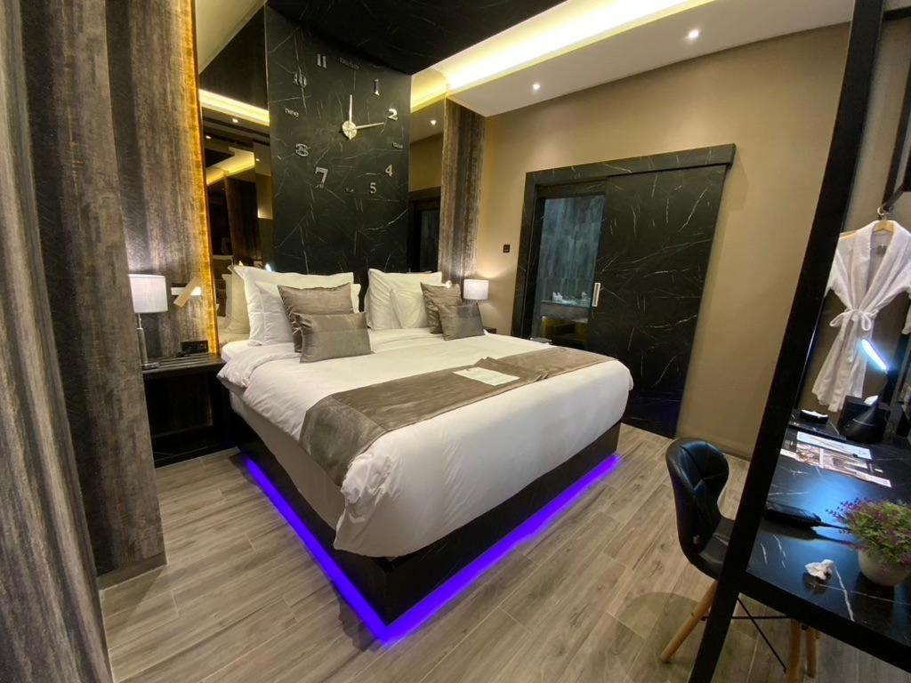 De Paris Hotel Medan Kültér fotó