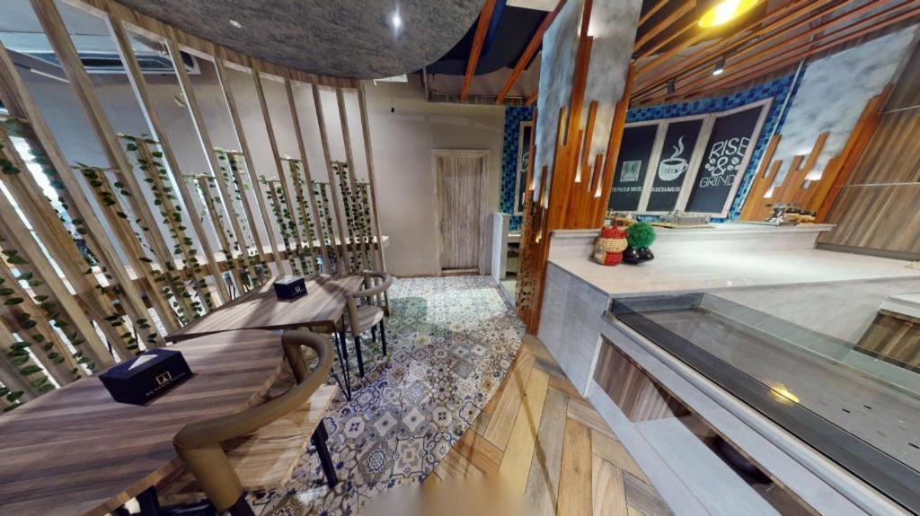 De Paris Hotel Medan Kültér fotó